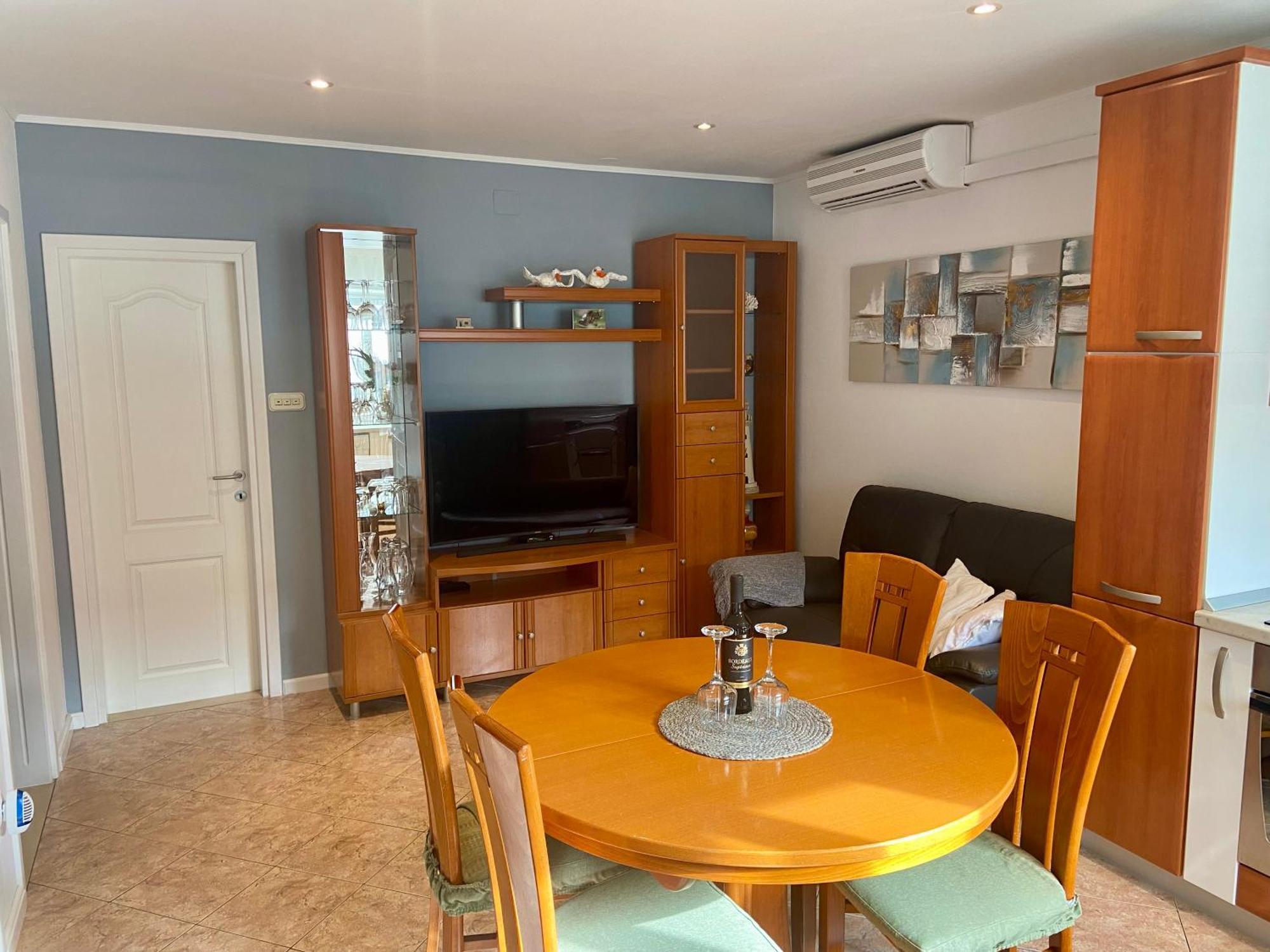 Apartment Simon - Old Stone Charm, Central Bol Life Exterior foto